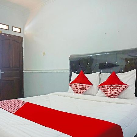 Oyo 90369 An Nur Family Homestay Syariah Cigombong Екстер'єр фото
