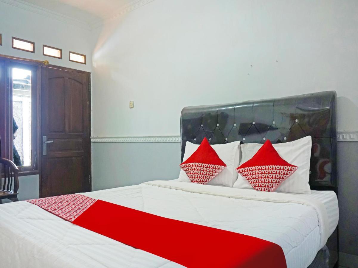 Oyo 90369 An Nur Family Homestay Syariah Cigombong Екстер'єр фото