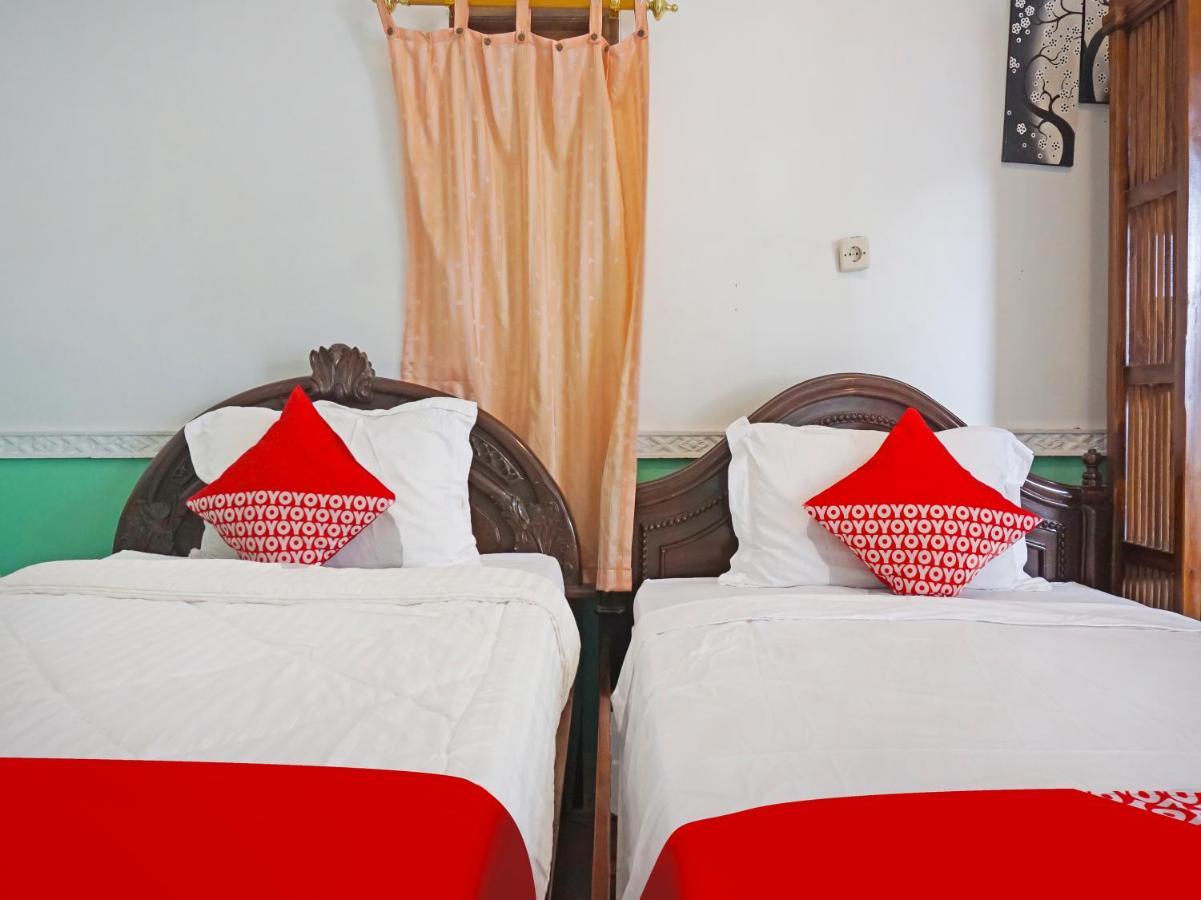 Oyo 90369 An Nur Family Homestay Syariah Cigombong Екстер'єр фото