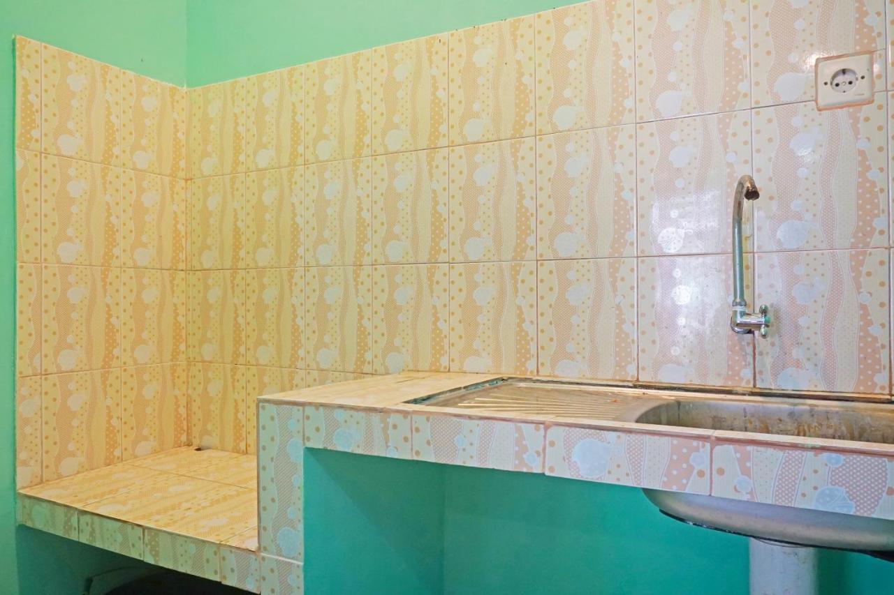 Oyo 90369 An Nur Family Homestay Syariah Cigombong Екстер'єр фото