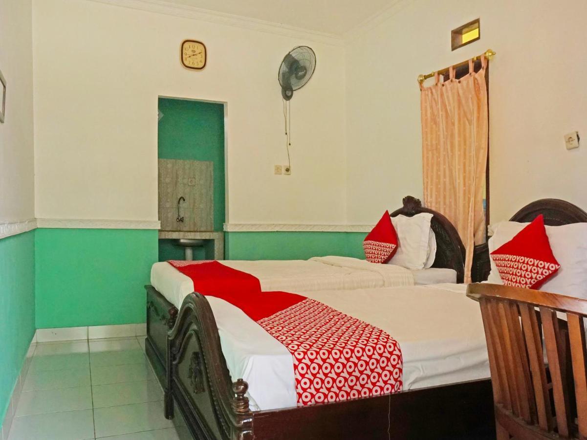 Oyo 90369 An Nur Family Homestay Syariah Cigombong Екстер'єр фото